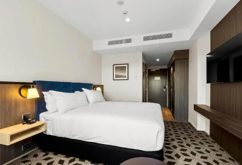 キングサイズベッドのスタンダードルーム, Holiday Inn Queenstown Remarkables Park