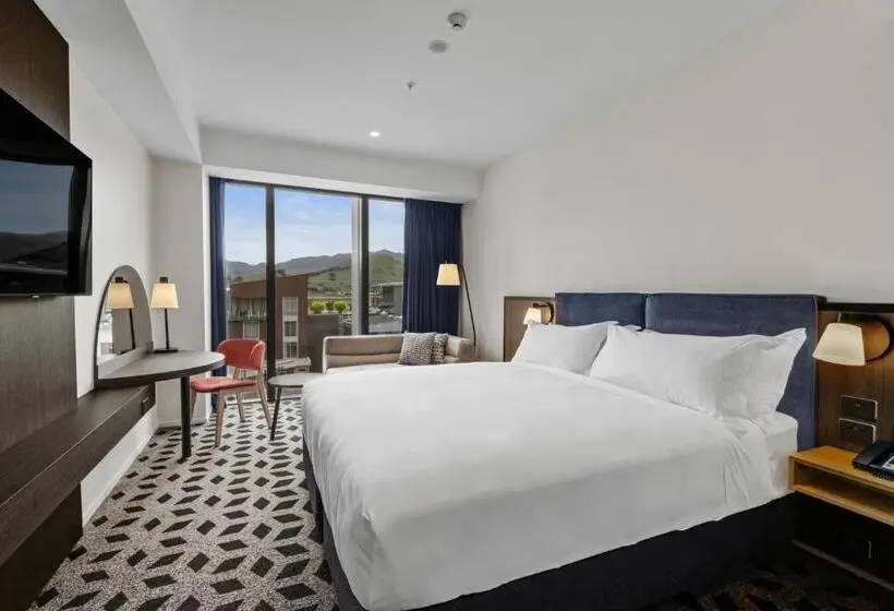 キングサイズベッドのスタンダードルーム, Holiday Inn Queenstown Remarkables Park