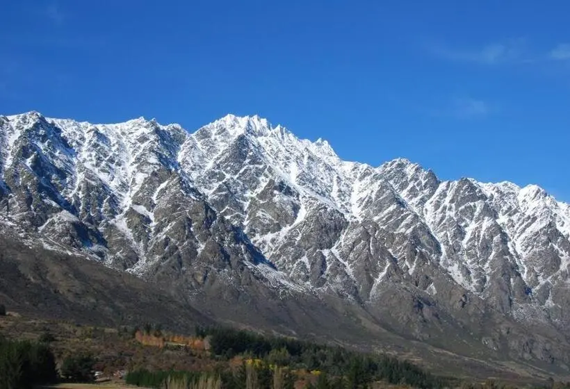 キングサイズベッドのスタンダードルーム, Holiday Inn Queenstown Remarkables Park