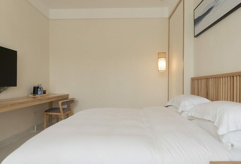 디럭스 스위트, Yue Shan Shui She Taining