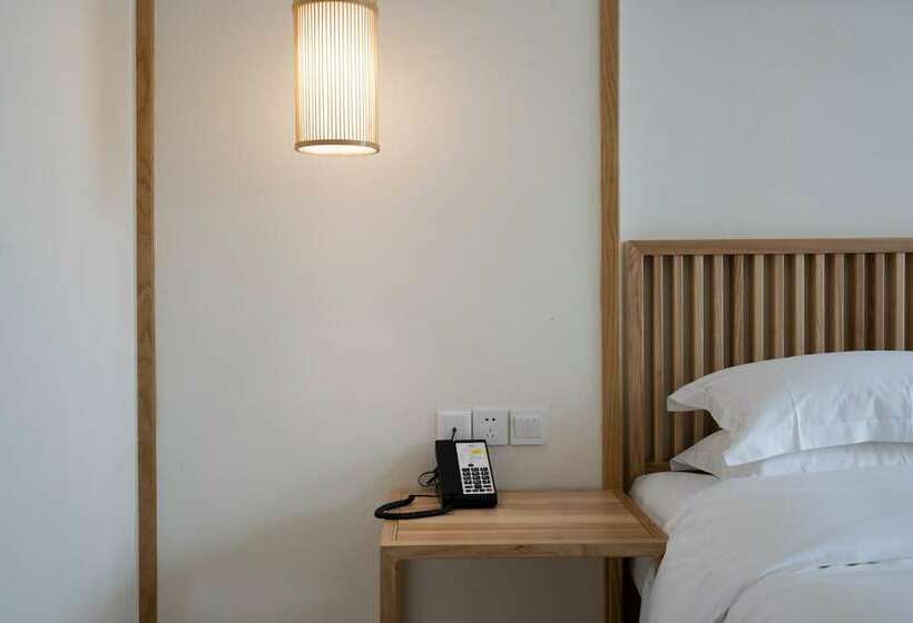 디럭스 스위트, Yue Shan Shui She Taining