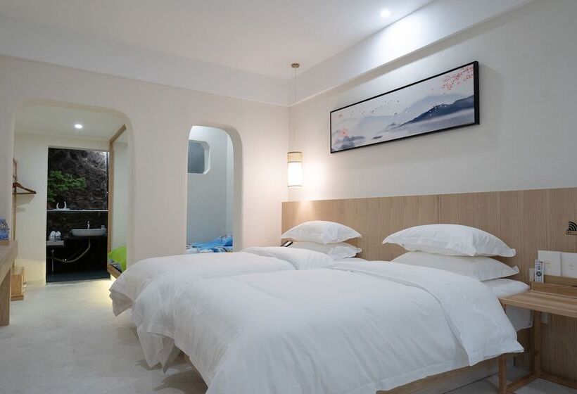 Номер Стандарт Трехместный, Yue Shan Shui She Taining
