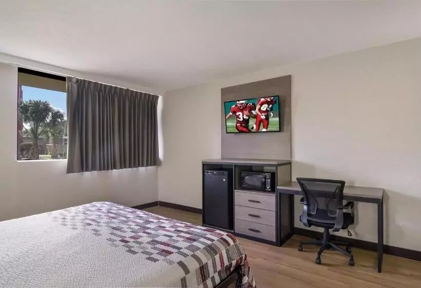 キングサイズベッドのスーペリアルーム, Red Roof Inn & Suites Brunswick I95