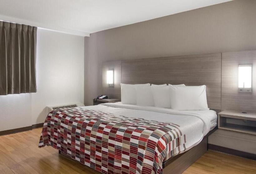 带大床的套房, Red Roof Inn & Suites Brunswick I95