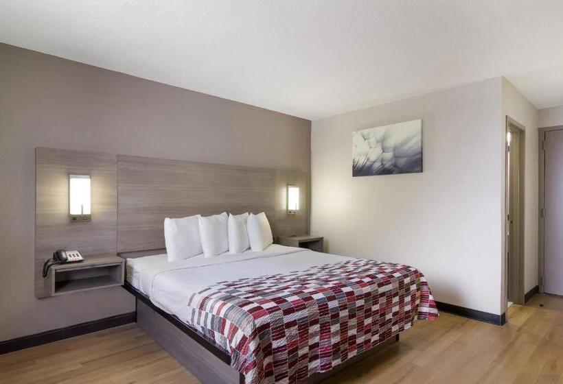 带大床的套房, Red Roof Inn & Suites Brunswick I95