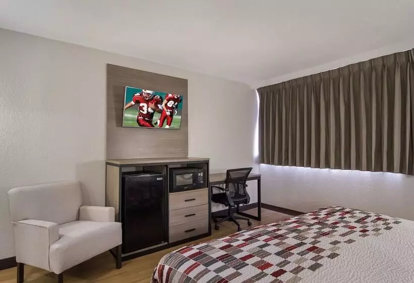 スイート, Red Roof Inn & Suites Brunswick I95