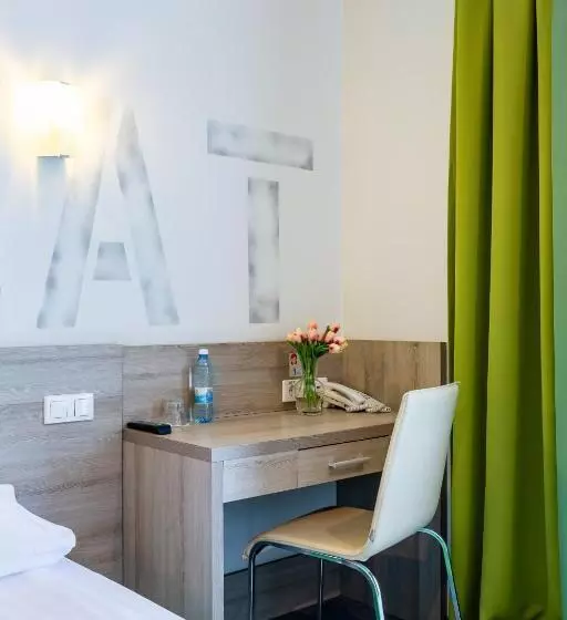 Pokój Jednoosobowy Klasyczny, Practicotel