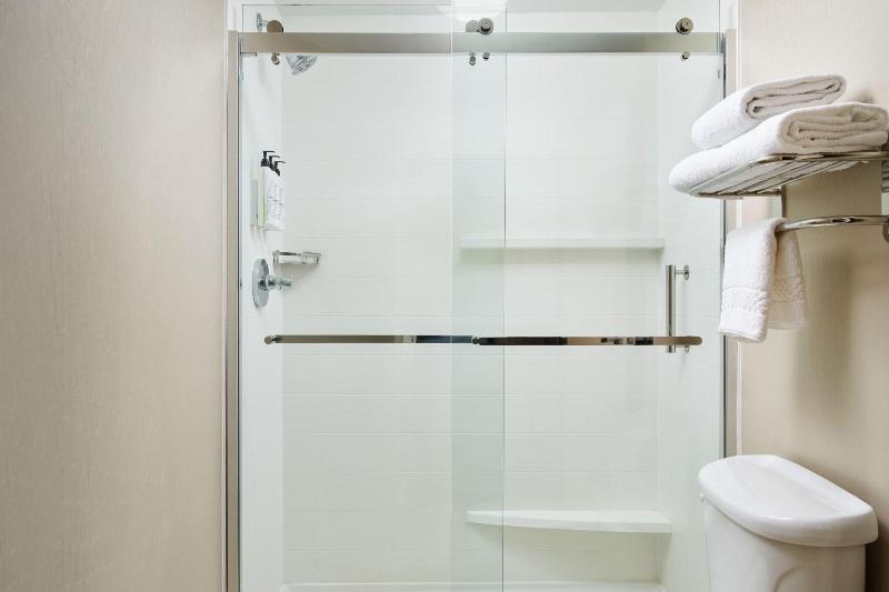 带大床的标准工作室, Springhill Suites Richmond Northwest