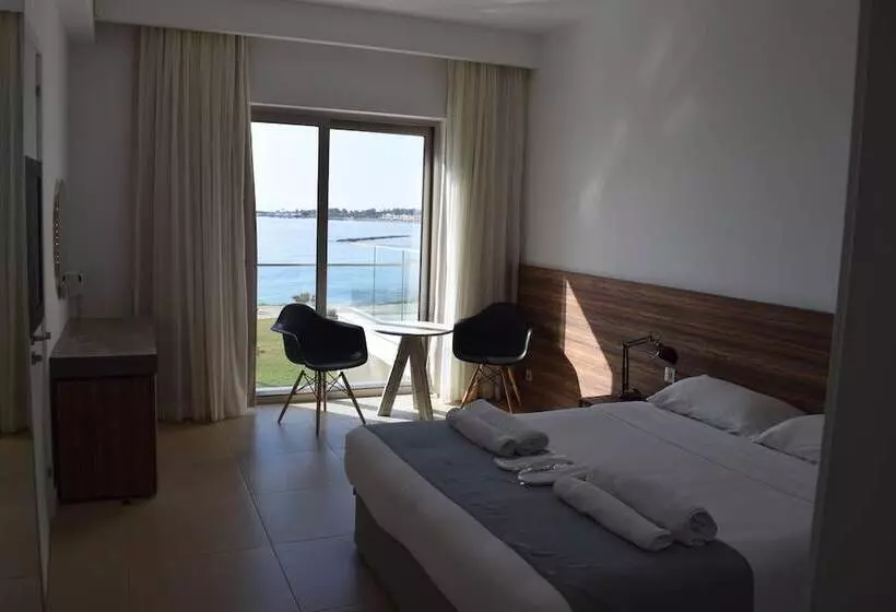 سوییت با چشم‌انداز دریا, Amphora Hotel & Suites