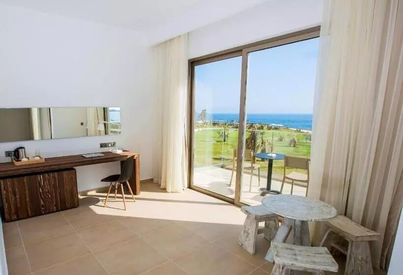 سوییت با چشم‌انداز دریا, Amphora Hotel & Suites