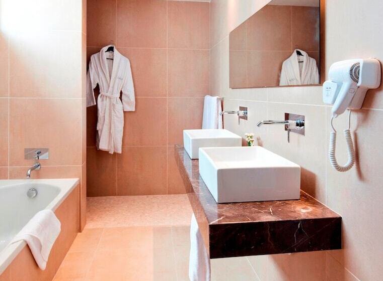 סוויטת אקזקיוטיב נוף לים, Amphora Hotel & Suites