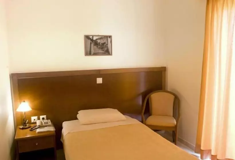 اتاق استاندارد یک نفره, Hiona Holiday