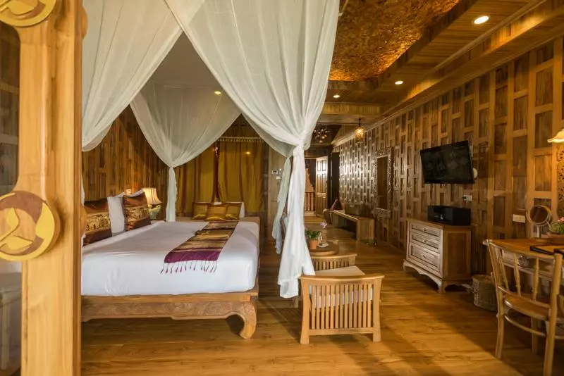 Deluxe Room with Views