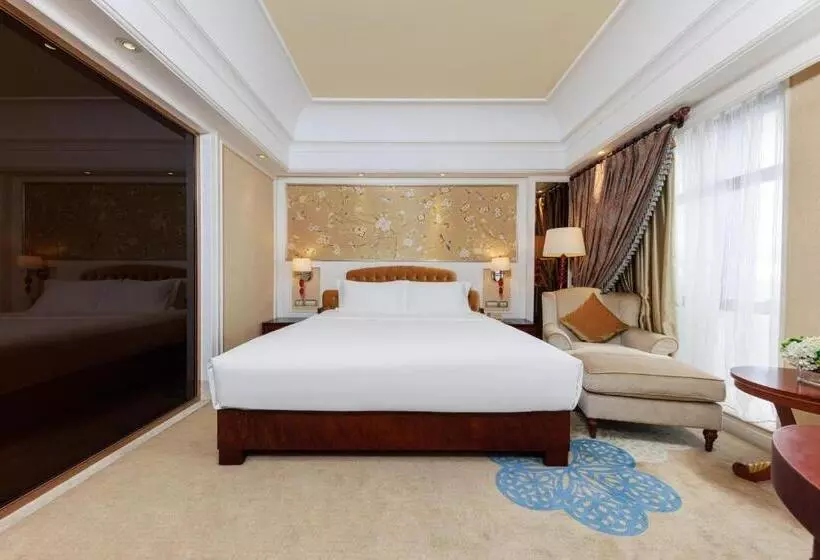 キングサイズベッドのデラックスルーム, Wyndham Foshan Shunde