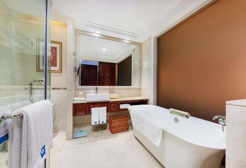带大床的豪华间, Wyndham Foshan Shunde