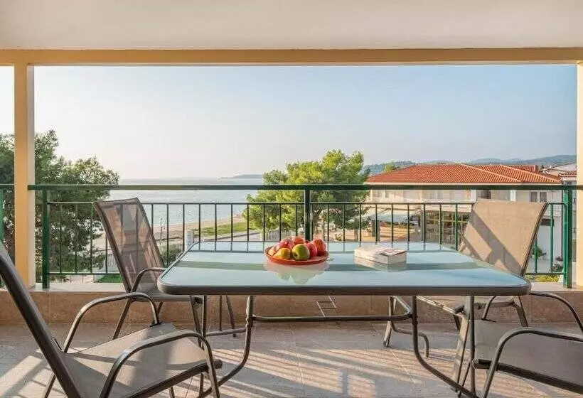 スーペリアールーム, Toroni Blue Sea Hotel & Spa