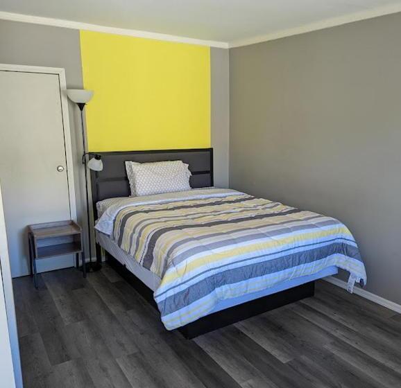Номер Стандарт, Belle Aire Motel