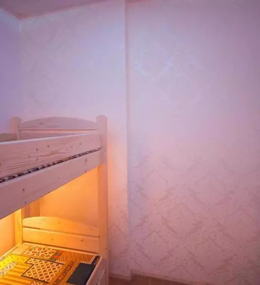 ルームシェアのワンベッド, Greg&tom Beer House Hostel