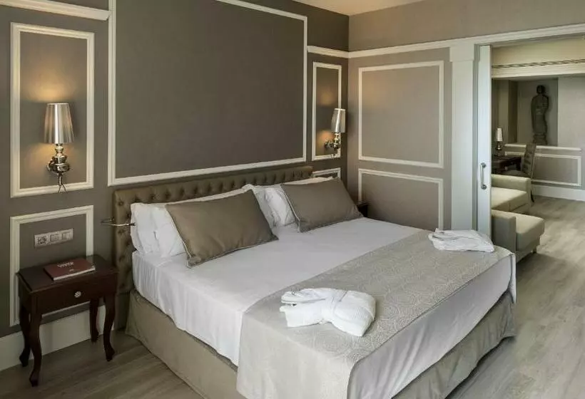 Suite with Pool