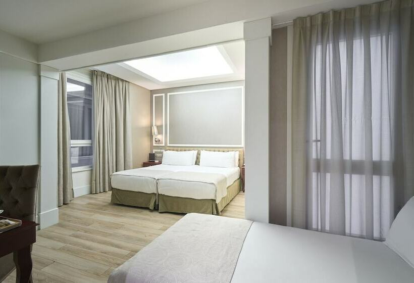 Номер Стандарт Трехместный, Catalonia Passeig de Gràcia 4* Sup
