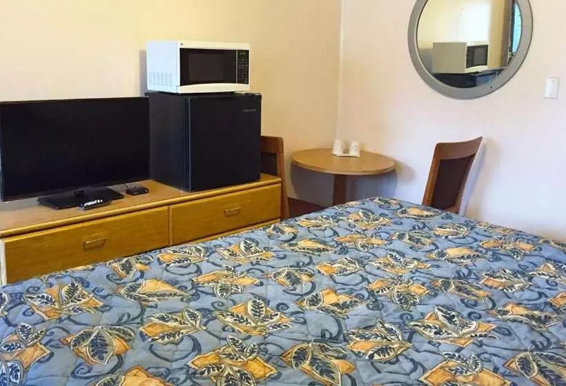 キングサイズベッドのスタンダードルーム, Country Place Inn And Suites