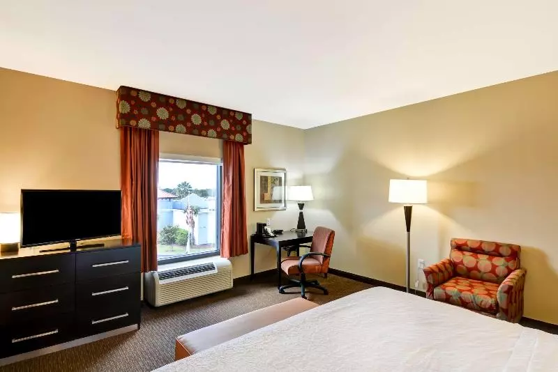 Standard-huone King-vuode, Hampton Inn & Suites Tampa Northwest/oldsmar