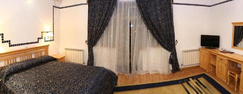 スタンダードトリプルルーム, Malika Prime