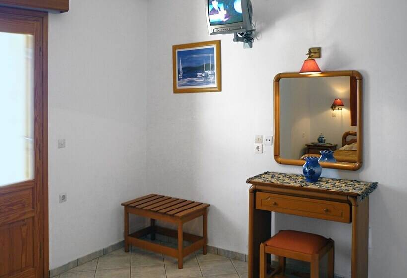 استودیوی استاندارد با چشم‌انداز دریا, Nereides Apartments