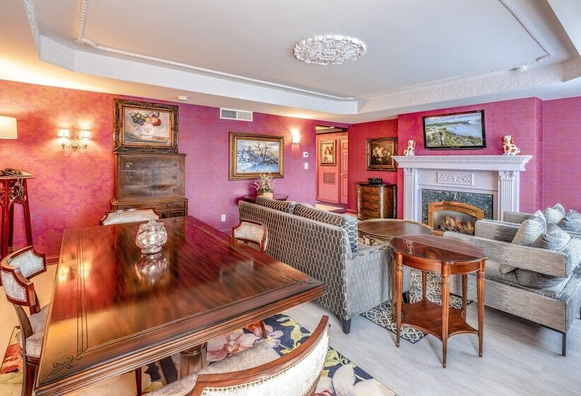 جناح غرفتين نوم, Red Coach Inn