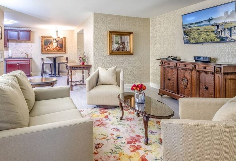 جناح, Red Coach Inn