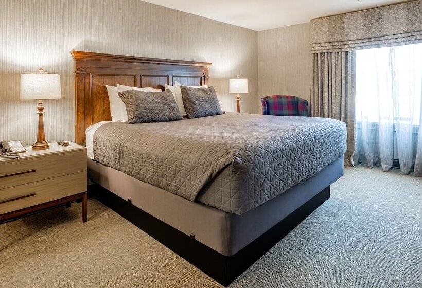 جناح, Red Coach Inn