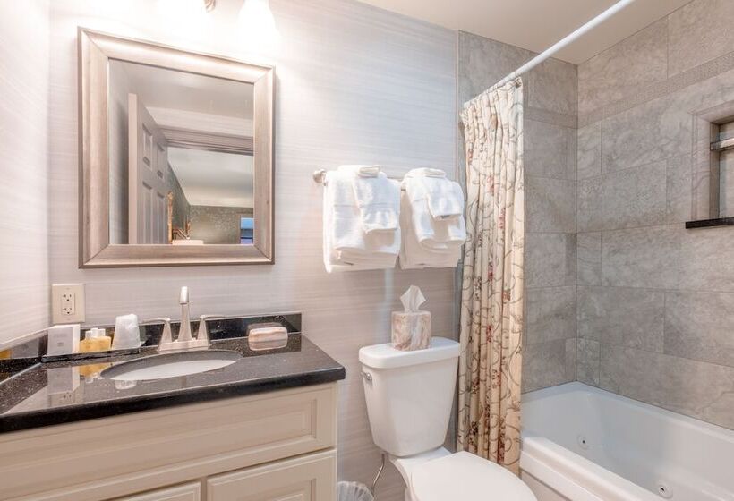 جناح, Red Coach Inn