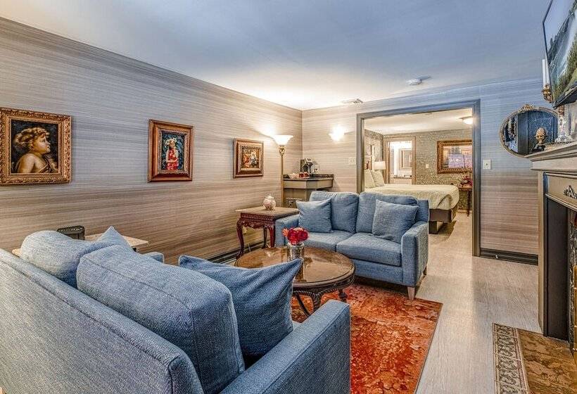 جناح, Red Coach Inn