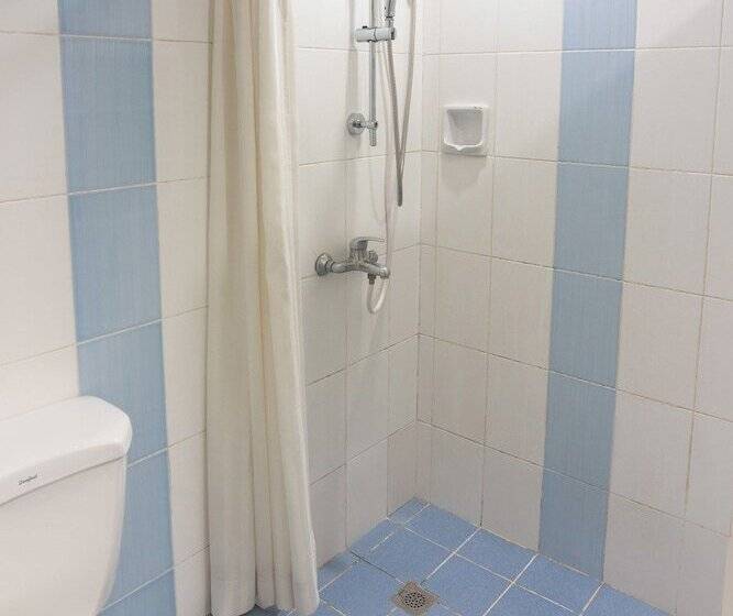 סוויטת סופריור, The Maxwell