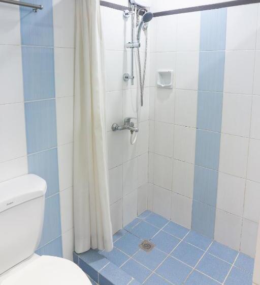 חדר דלוקס, The Maxwell