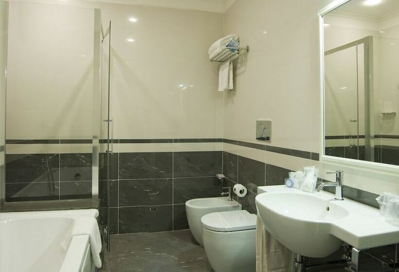 Standard Triple Room, Ih S Roma Dei Borgia