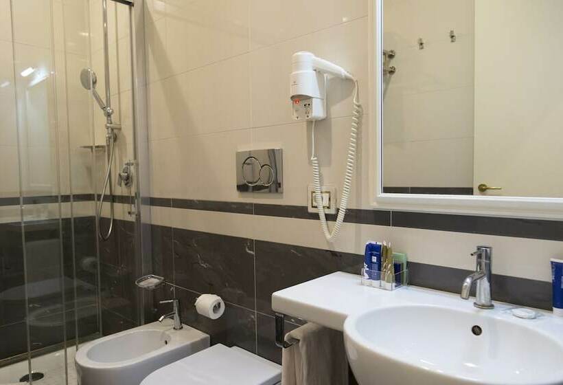 Standard Triple Room, Ih S Roma Dei Borgia
