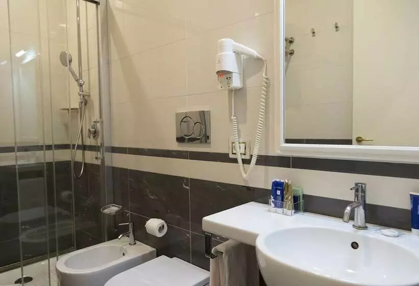 Standard Triple Room, Ih S Roma Dei Borgia