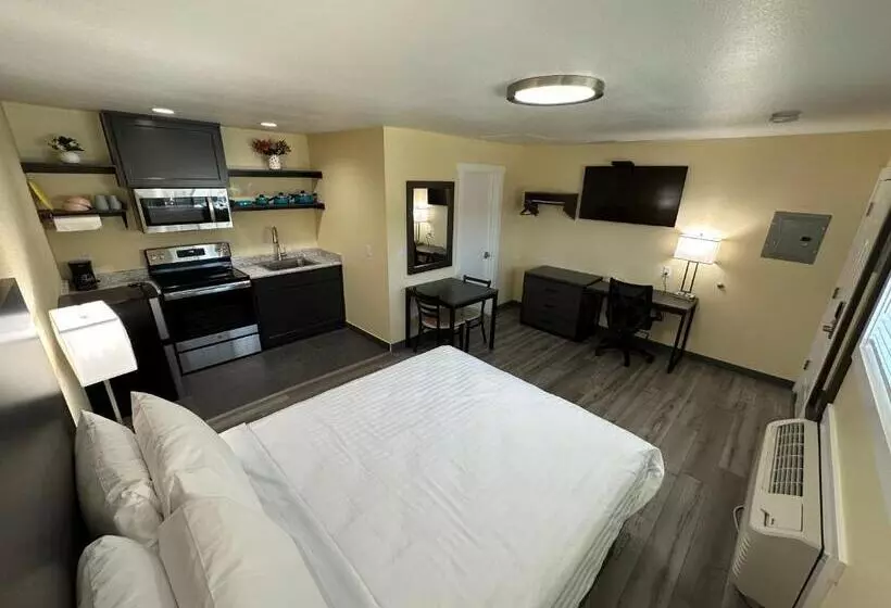デラックススイート, Relax Inn Of Medford