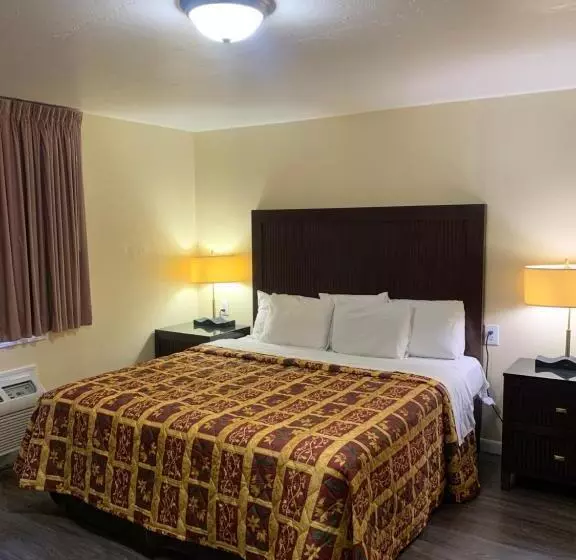 キングサイズベッドのスイートルーム, Relax Inn Of Medford