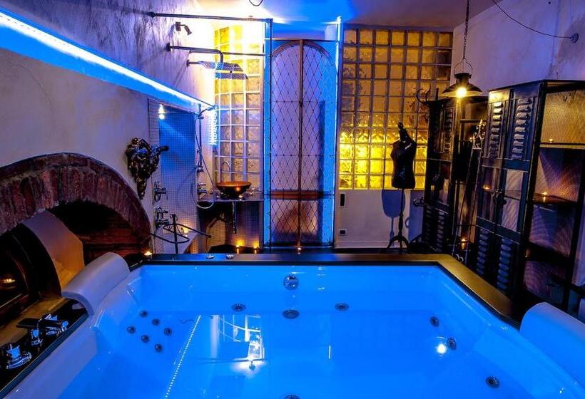 اتاق استاندارد با وان آب گرم, Castello Di Montalbano