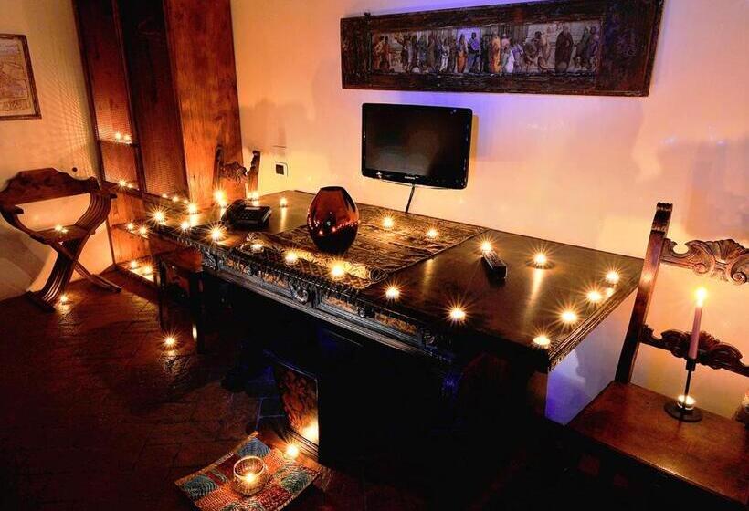 اتاق سوپریور با تخت بزرگ, Castello Di Montalbano