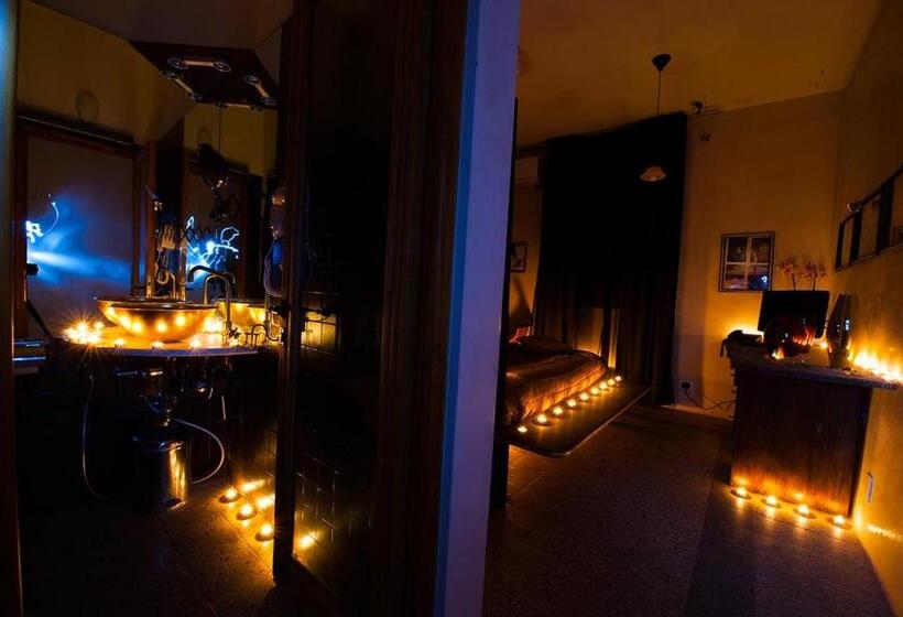 اتاق سوپریور با تخت بزرگ, Castello Di Montalbano