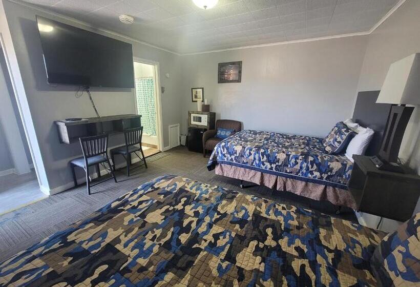 Номер Стандарт 2 Двуспальные Кровати, Fiesta City Motel