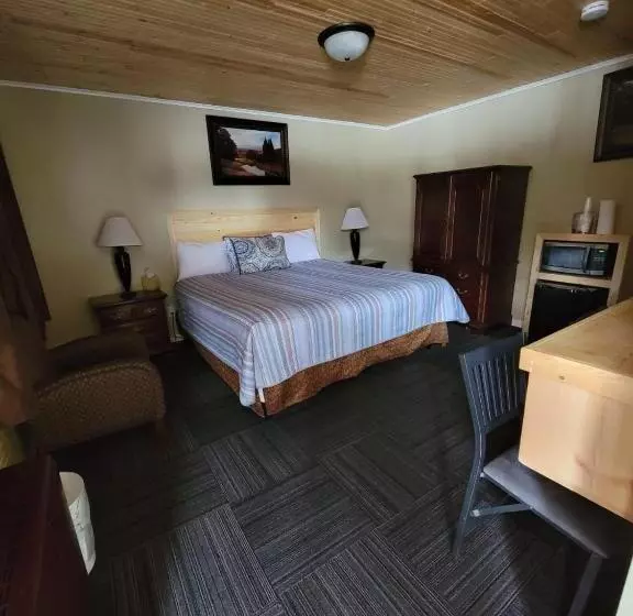 キングサイズベッドのデラックススイート, Fiesta City Motel