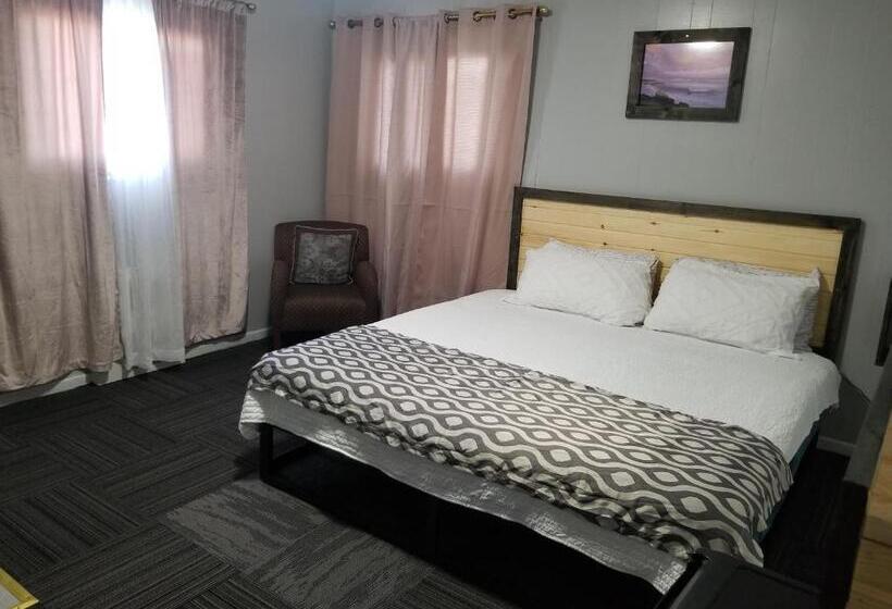 キングサイズベッドのデラックススイート, Fiesta City Motel