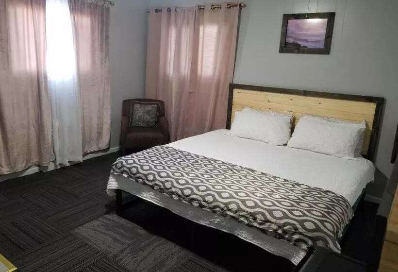 キングサイズベッドのデラックススイート, Fiesta City Motel