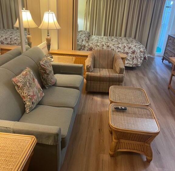 스탠다드 스튜디오, Getaways At Destin Holiday Beach Resort