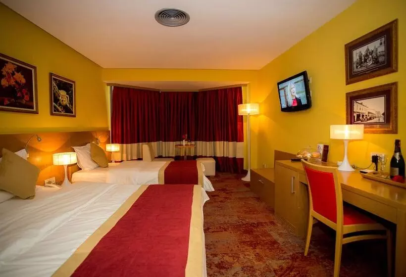 اتاق استاندارد سه نفره, Colosseo & Spa