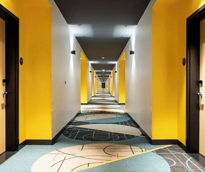 スーペリアールーム, Downtown Grand Hotel & Casino